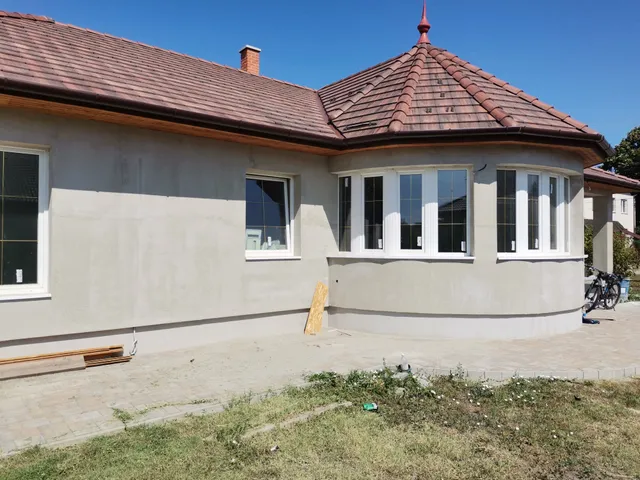 Eladó ház Tiszakécske, Vízhányó János utca 130 nm