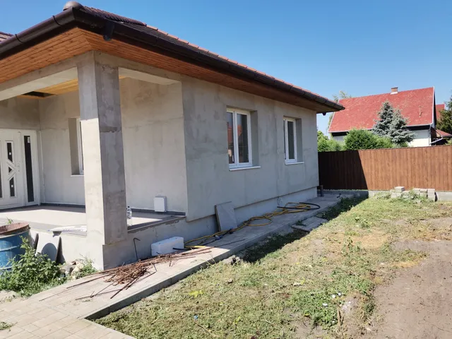 Eladó ház Tiszakécske, Vízhányó János utca 130 nm