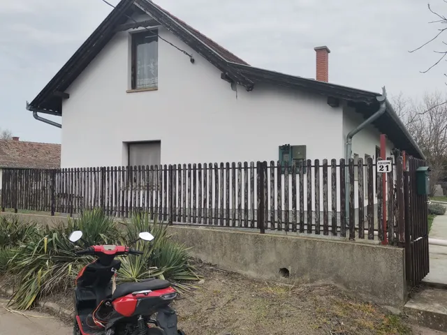 Eladó ház Tiszakécske, Kerekdomb, Kerekdomb u. 21 93 nm