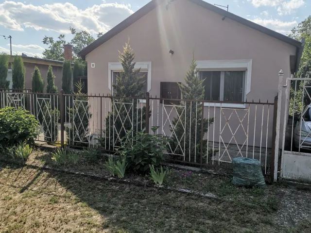 Eladó nyaraló Tiszakécske, Gerle u. 11 56 nm