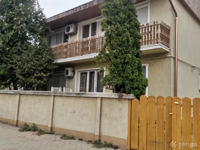 Eladó ház Tiszakécske, Petőfi 140 nm