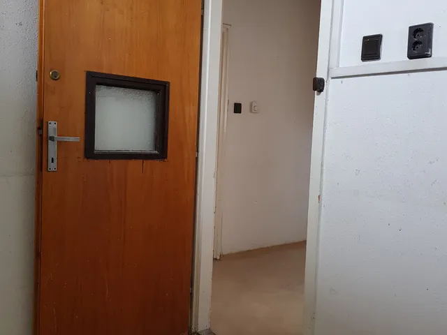 Eladó kereskedelmi és ipari ingatlan Budapest X. kerület, Óhegy 80 nm