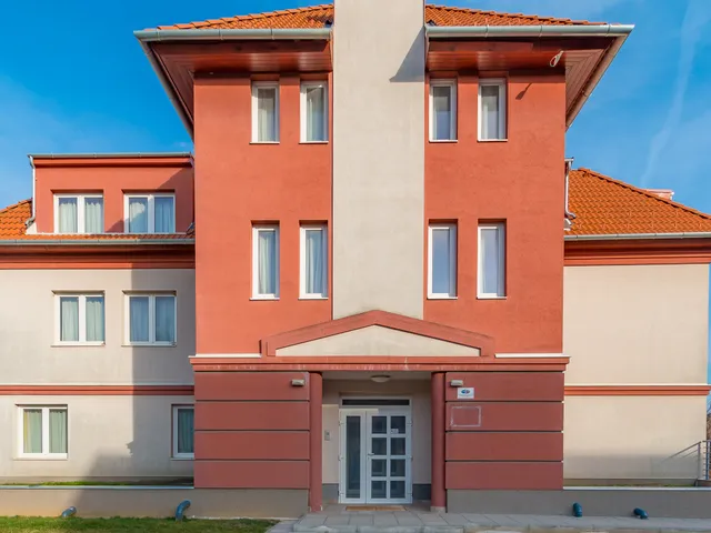 Eladó kereskedelmi és ipari ingatlan Hévíz 2257 nm