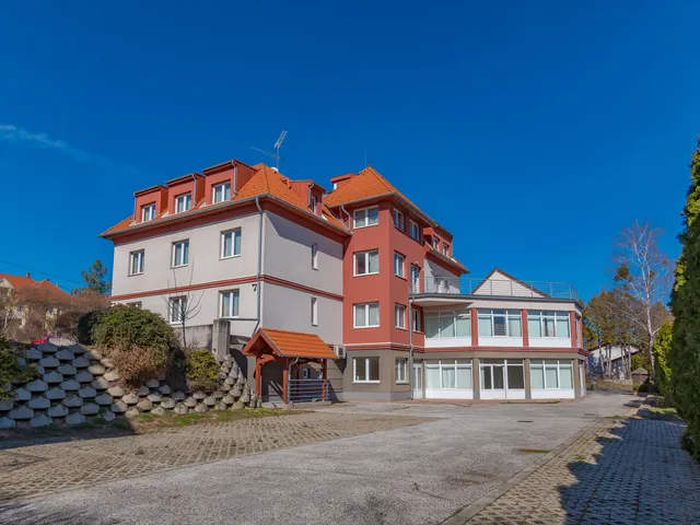 Eladó kereskedelmi és ipari ingatlan Hévíz 2257 nm