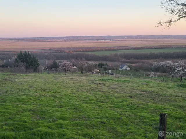 Eladó telek Csór 2000 nm