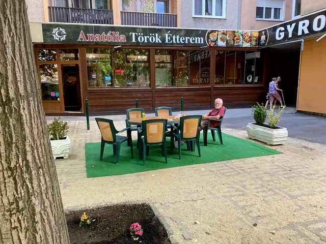 Eladó kereskedelmi és ipari ingatlan Dunaújváros 75 nm