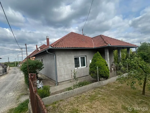 Eladó ház Enying 120 nm