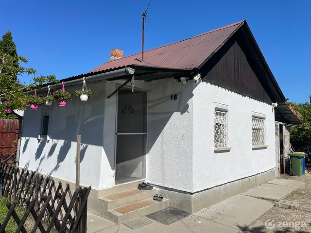 Eladó üdülő és hétvégi ház Tass, Tass üdülőterület 32 nm