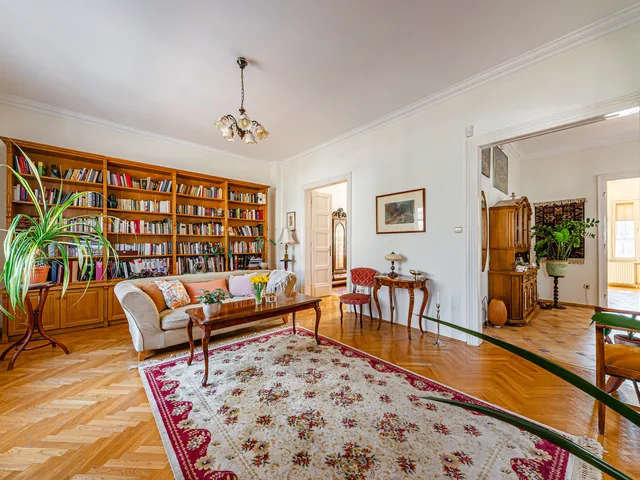 Eladó ház Budapest II. kerület, Kurucles 380 nm