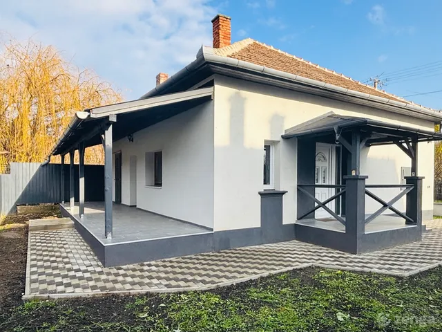 Eladó ház Kenderes, Honvéd út 29/A 91 nm