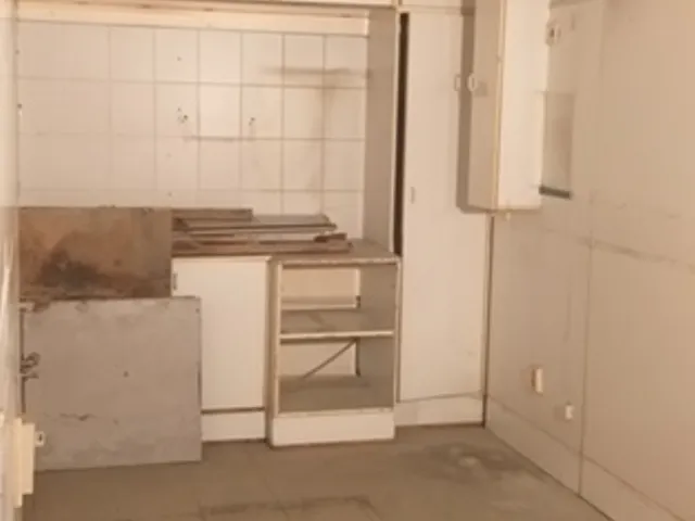 Eladó kereskedelmi és ipari ingatlan Budapest VII. kerület, Belső-Erzsébetváros, Thököly út 2. 9 nm