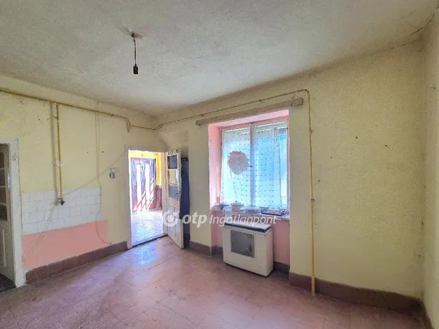 Eladó ház Cece 69 nm