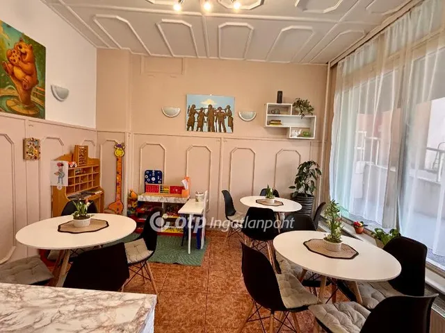 Eladó kereskedelmi és ipari ingatlan Dunaújváros 82 nm