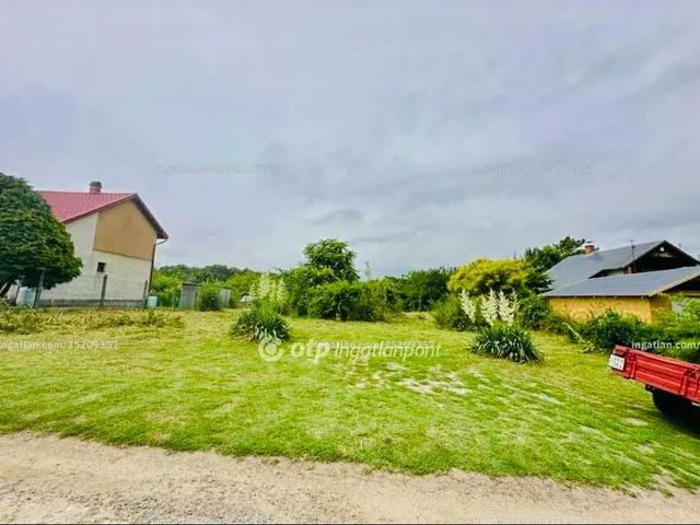 Eladó telek Adony 726 nm