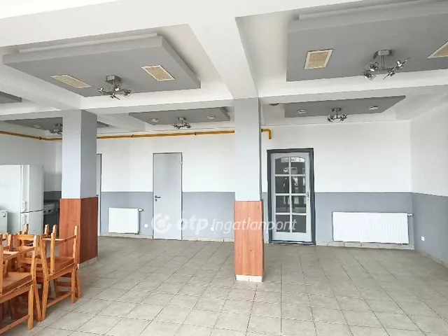 Eladó kereskedelmi és ipari ingatlan Dunaújváros 1014 nm
