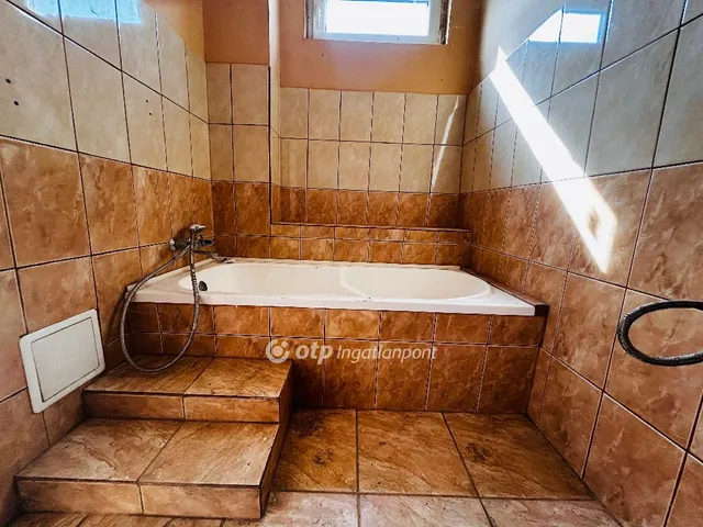 Eladó ház Bátaszék 100 nm