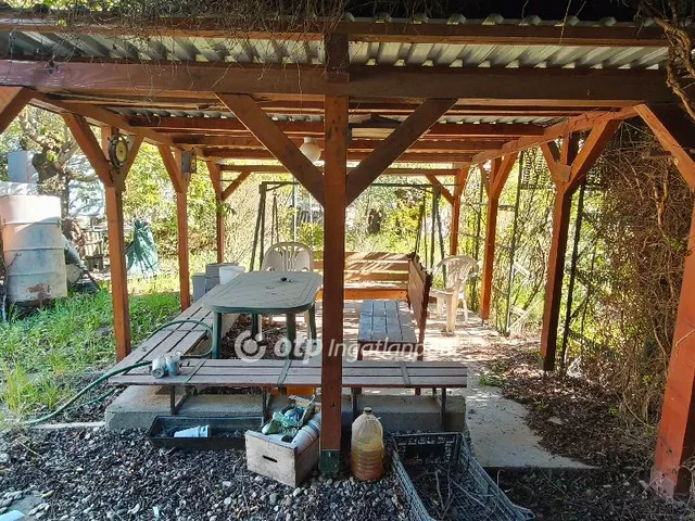 Eladó telek Dunaújváros 1633 nm