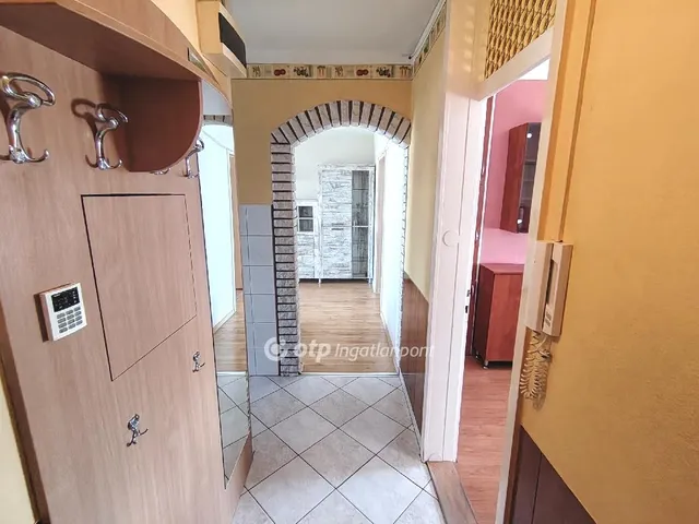 Eladó lakás Dunaújváros 60 nm