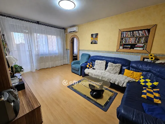 Eladó lakás Dunaújváros 88 nm