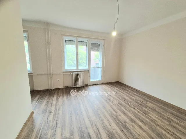 Eladó lakás Dunaújváros 45 nm