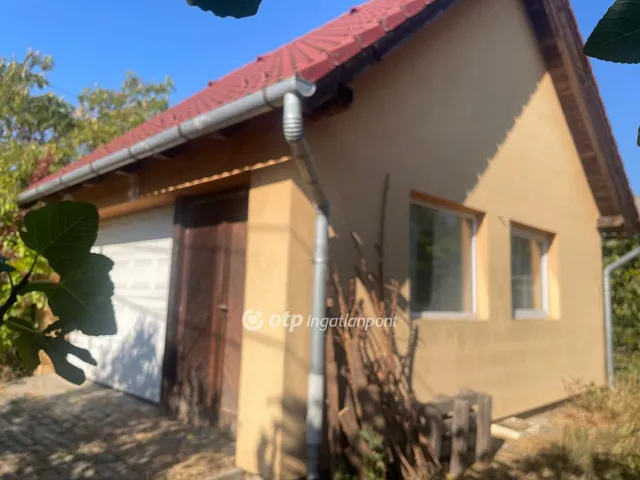 Eladó telek Kulcs 1174 nm