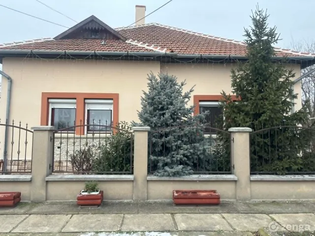 Eladó ház Besenyszög 100 nm