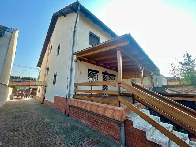 Eladó ház Budapest XV. kerület, Rákospalota 146 nm