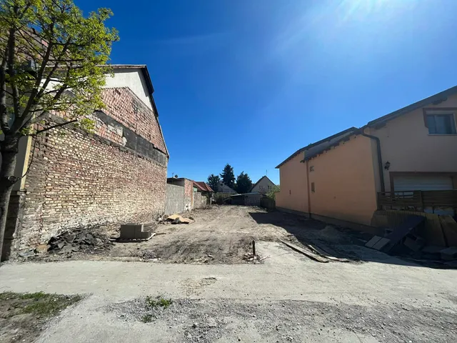 Eladó telek Budapest XV. kerület, Pestújhely 388 nm