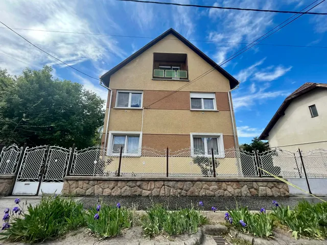 Eladó ház Budapest XV. kerület, Pestújhely 143 nm