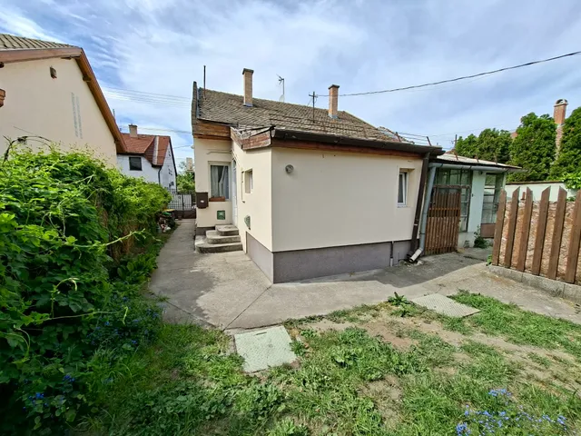 Eladó ház Budapest XV. kerület, Pestújhely 103 nm
