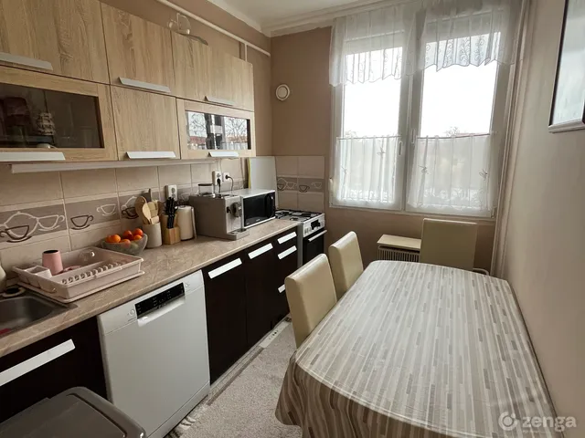 Eladó lakás Karcag 54 nm