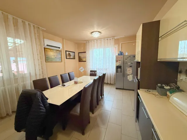 Eladó ház Kisléta 180 nm