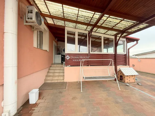 Eladó ház Kisléta 180 nm