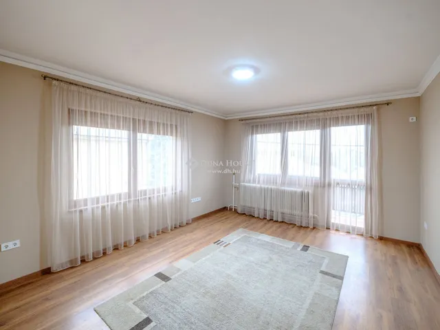 Eladó ház Újfehértó 200 nm