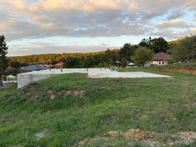 Eladó telek Pilisjászfalu 1116 nm