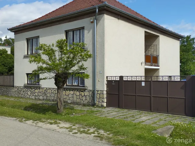 Eladó ház Pápa, Erzsébetváros 252 nm