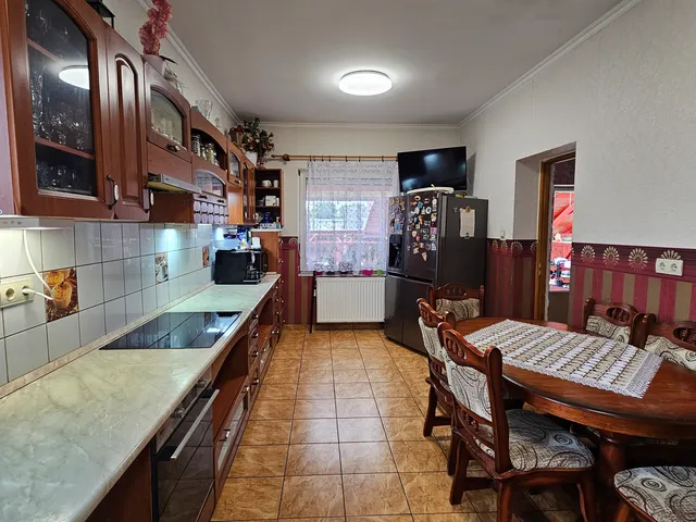 Eladó ház Nyíregyháza, Oros 144 nm