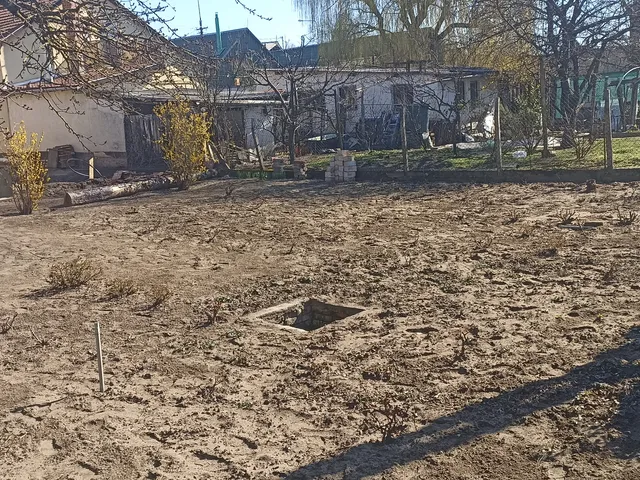 Eladó telek Üllő 320 nm