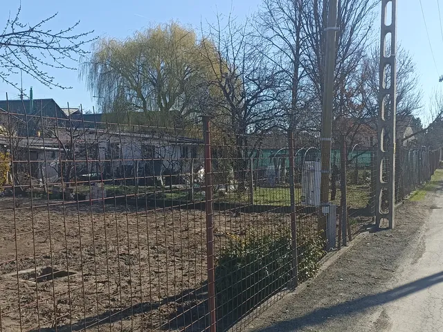 Eladó telek Üllő 320 nm