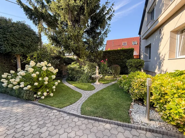 Eladó ház Budapest XVI. kerület, Cinkota 222 nm