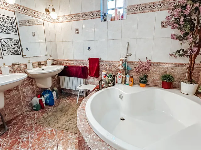 Eladó ház Budapest XVI. kerület, Rákosszentmihály 281 nm