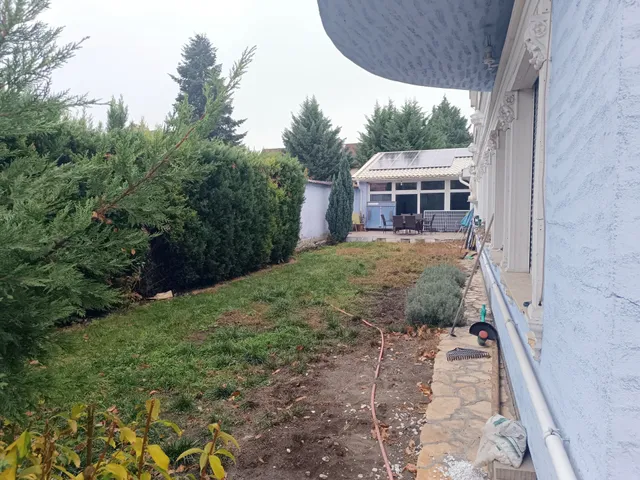 Eladó ház Budapest XVI. kerület, Sashalom 360 nm