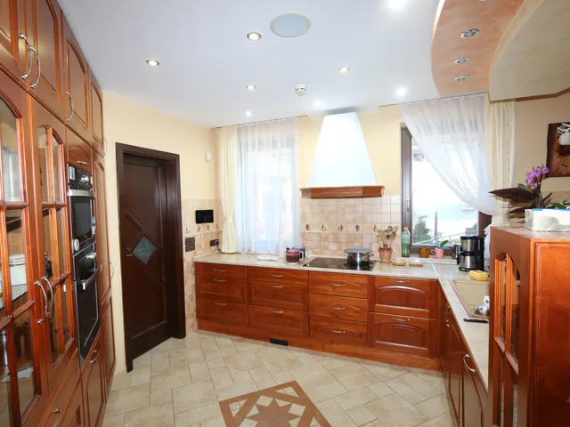 Eladó ház Kistarcsa 310 nm