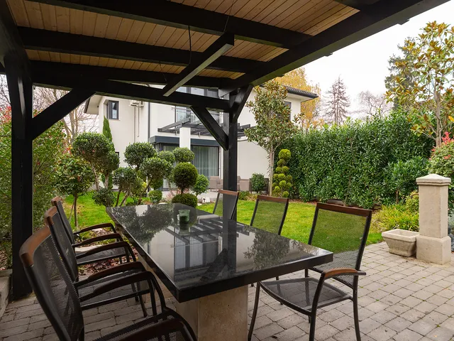 Eladó ház Budapest XVI. kerület, Rákosszentmihály 138 nm