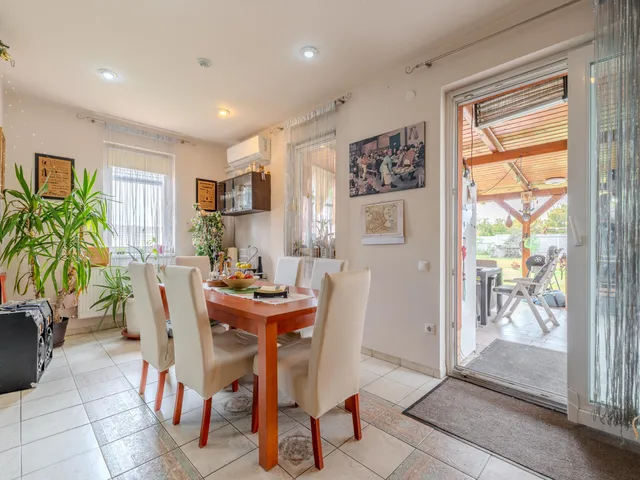 Eladó ház Vecsés, Krakkó 200 nm