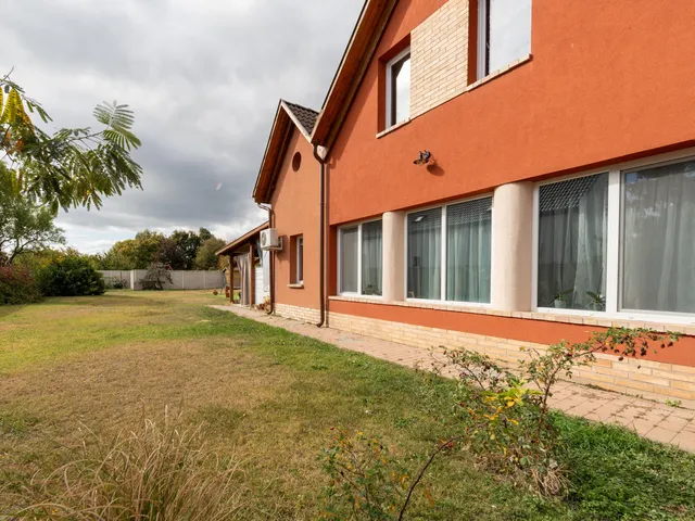 Eladó ház Vecsés, Krakkó 200 nm