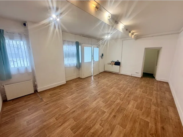 Eladó kereskedelmi és ipari ingatlan Budapest X. kerület 119 nm