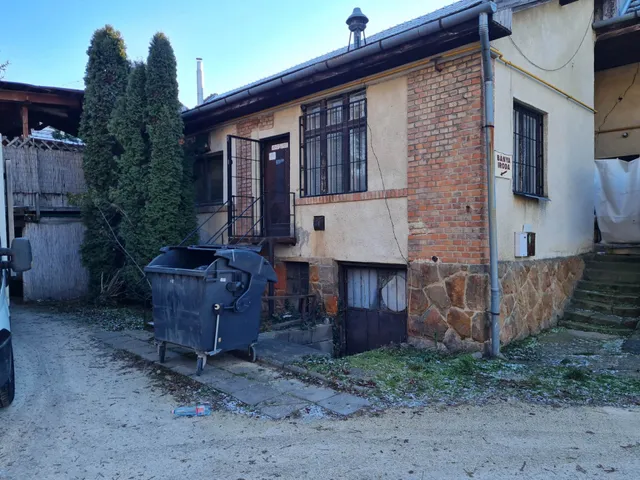 Eladó ház Budapest II. kerület, Pesthidegkút-Ófalu 305 nm