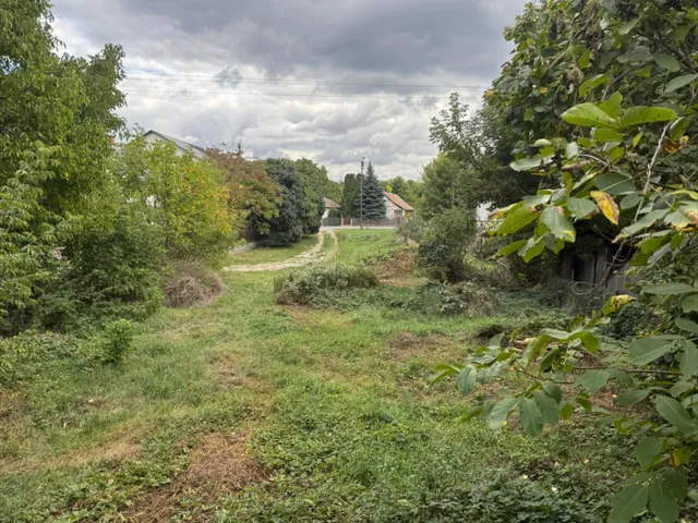 Eladó telek Mende 990 nm