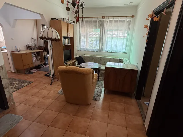 Eladó ház Úri 74 nm